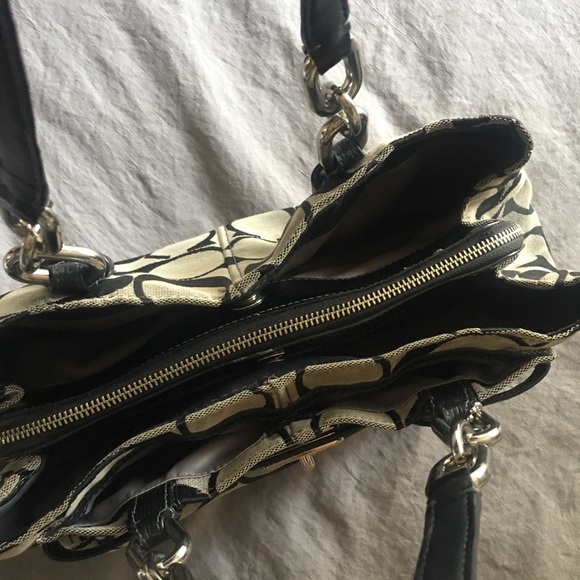 Coach Purse W/ Pockets - Picture 5 of 8